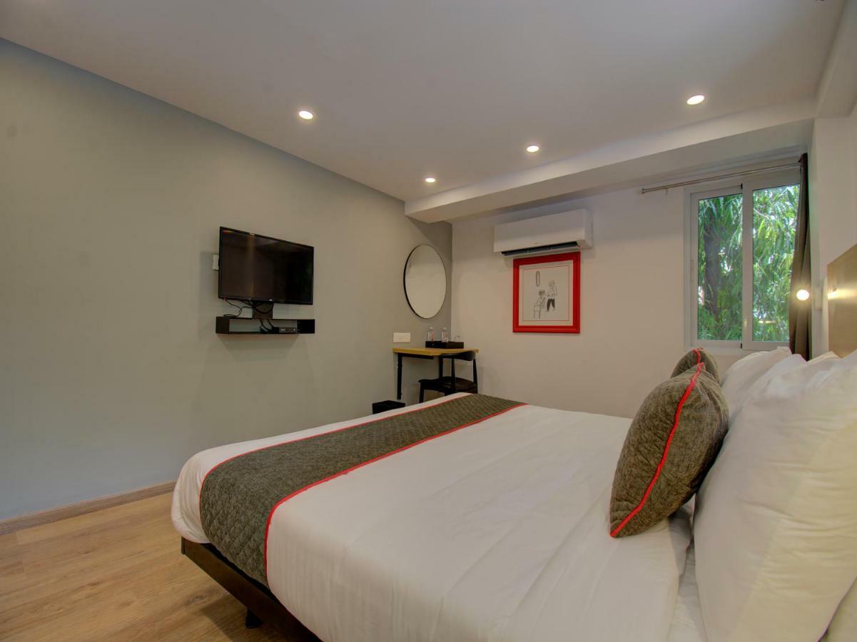Hôtel Oyo Townhouse 150 Shreyas Colony à Ahmedabad Extérieur photo